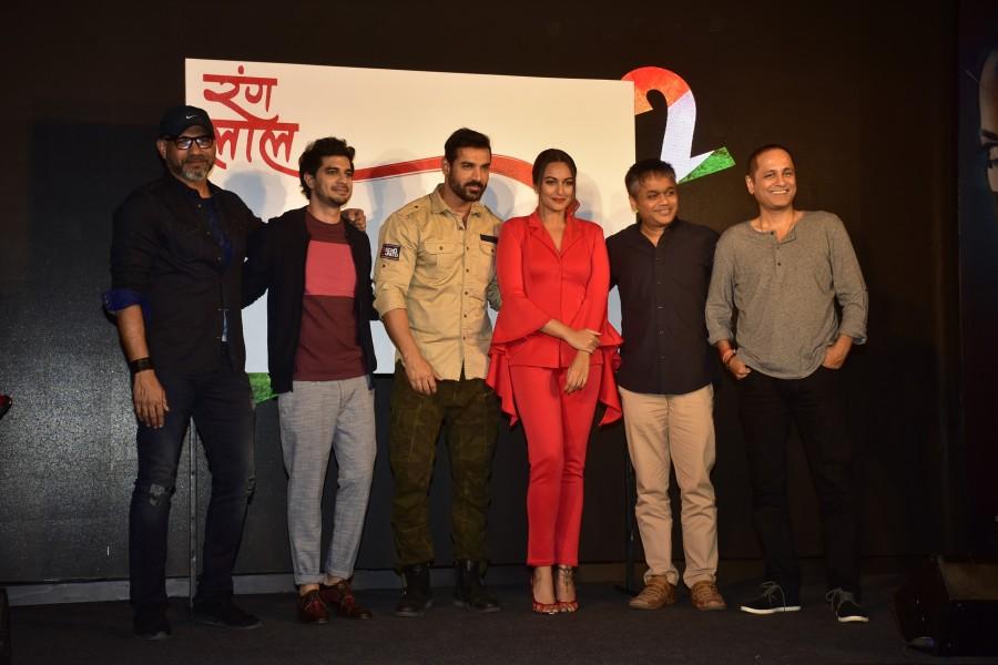 Rang Laal gives us the true meaning of Force and it surely makes us think. The song is the anthem of this action thriller, Force 2. John Abraham,Sonakshi Sinha,Tahir Bhasin,Rang Lal,Rang Lal song launch,Rang Lal song,Force 2,bollywood movie Force 2,Rang Lal music launch,Rang Lal video