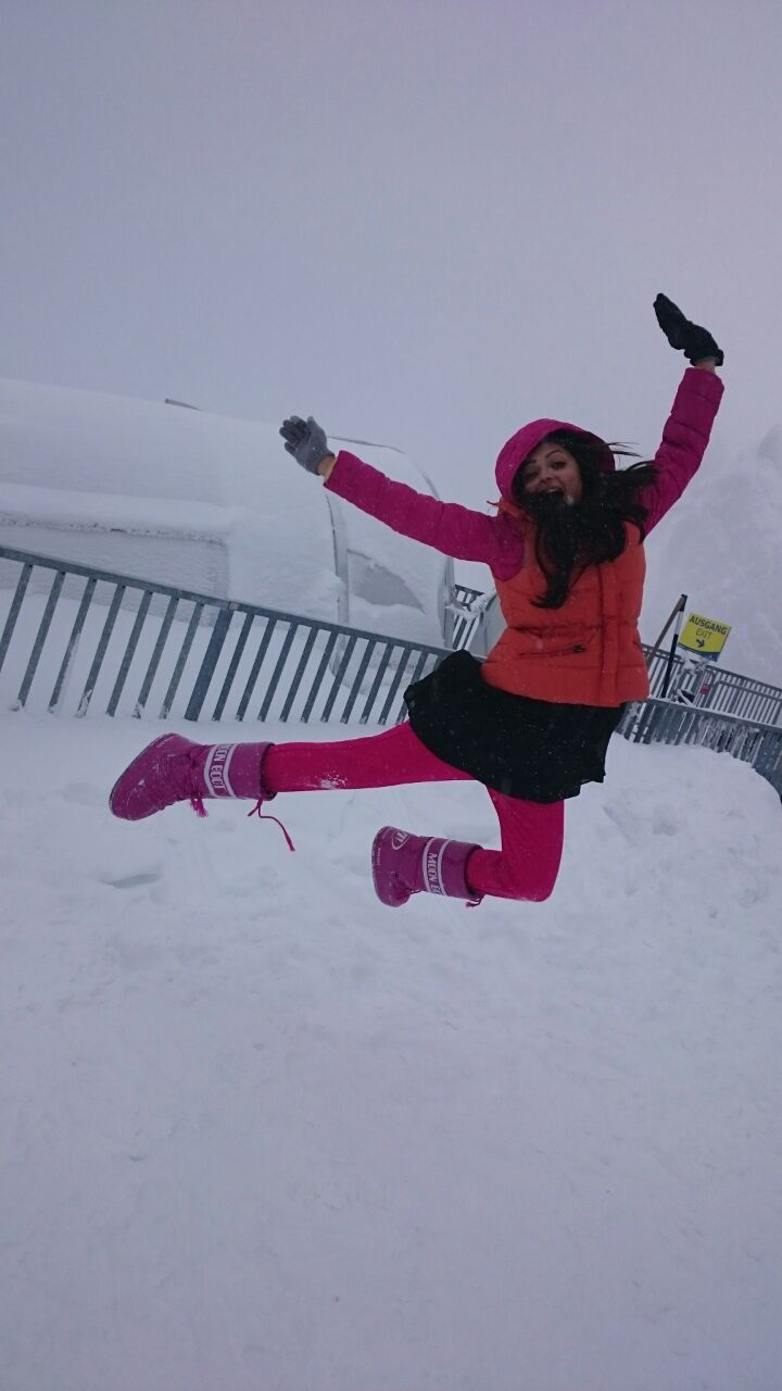 "I witnessed my first snowfall in Austria. Most days, you will see me roll over ice, playing with it and throwing it around at the crew and Arjun Bijlani. Once I recover from my leg injury, we have a plan to go skiing," Drashti said. Produced by Ekta Kapoor, the show is reportedly inspired by the 1997 film "Pardes". "Pardes Mein Hai Mera Dil" will go on air on Star Plus from November 7. Drashti Dhami,Pardes Mein Hai Mera Dil,Drashti Dhami in Austria,Pardes Mein Hai Mera Dil serial,Actress Drashti Dhami