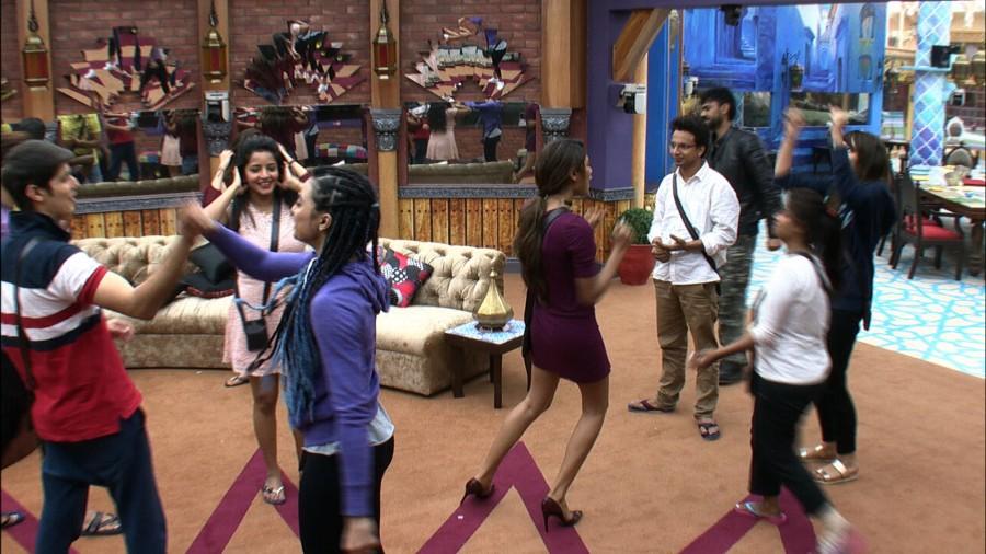As a result, Bigg Boss decided to punish them and make celebrities the new Maliks of the house. Bigg Boss,Bigg Boss 10,Bigg Boss 10 house,Celebrities become the Maliks of the house,Salman Khan,Maliks,Bigg Boss 10 Episode
