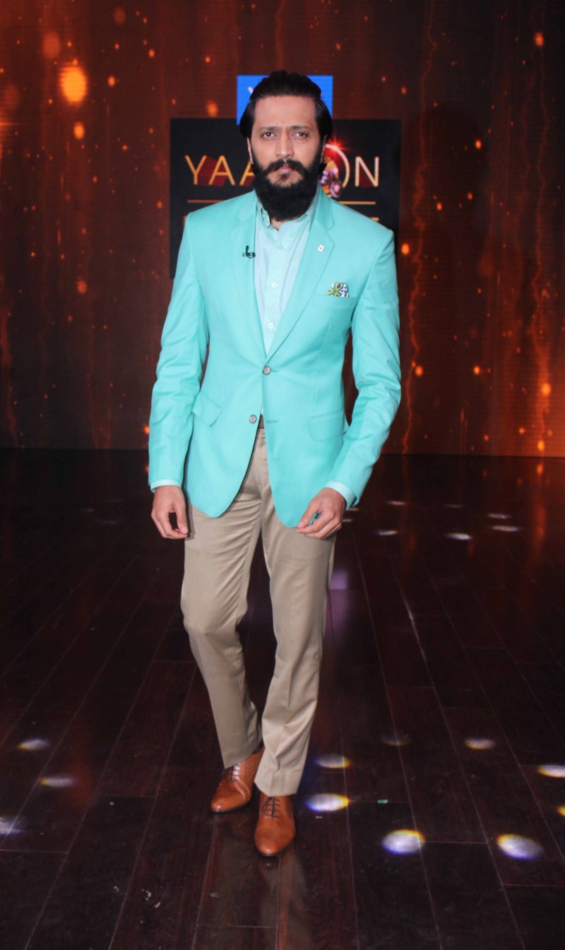 Photos of Bollywood actor Riteish Deshmukh during the shooting of Zee TV show Yaaron Ki Baraat, in Mumbai. Farhan Akhtar,Riteish Deshmukh,Shraddha Kapoor,Yaaron Ki Baraat