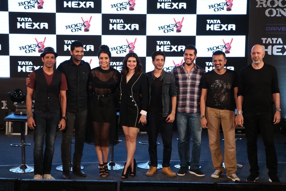 A Sea facing Open Venue, High spirits, Live Music Concert and some of Bollywood's most loved personalities.. All this and much more followed at Rock On!! 2 's trailer launch. Too good to be true right? Team Rock On!! 2 launched their trailer is the most rocking way ever!! Farhan Akhtar,Shraddha Kapoor,Prachi Desai,Rock On 2 trailer launch,Rock On 2 trailer,Rock On 2
