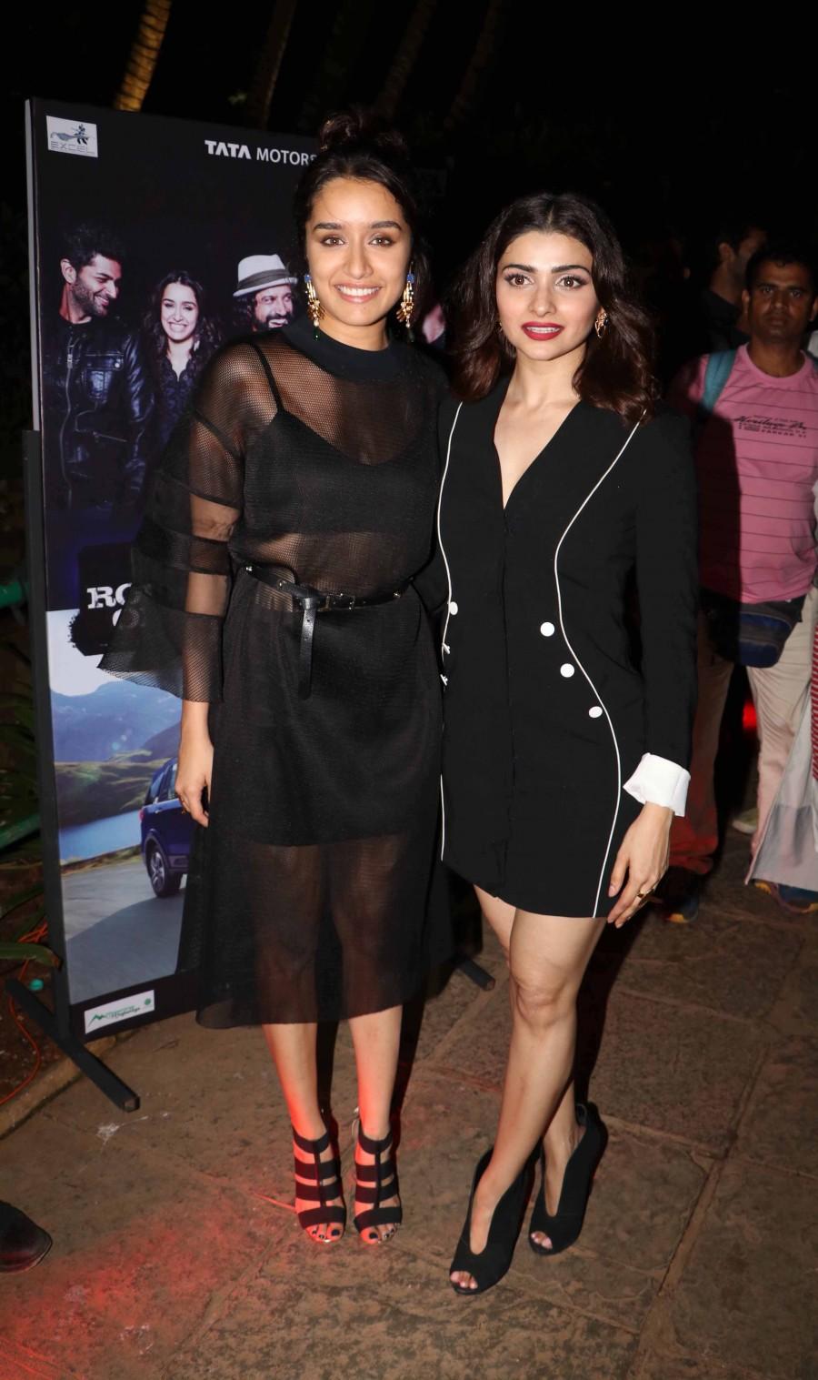 Not only was there a sense of nostalgia in the air with the crowd reminiscing about the prequel of the film, but they were literally transported back in time as Farhan took centre stage to sing the Rock On anthem. Farhan Akhtar,Shraddha Kapoor,Prachi Desai,Rock On 2 trailer launch,Rock On 2 trailer,Rock On 2
