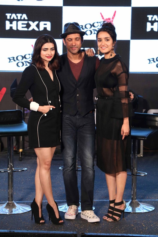 The anthem was reprised in the presence of Shraddha who joined the actor by treating the audience with a head banging chorus, which instantly turned the actors into Rockstars! Farhan Akhtar,Shraddha Kapoor,Prachi Desai,Rock On 2 trailer launch,Rock On 2 trailer,Rock On 2