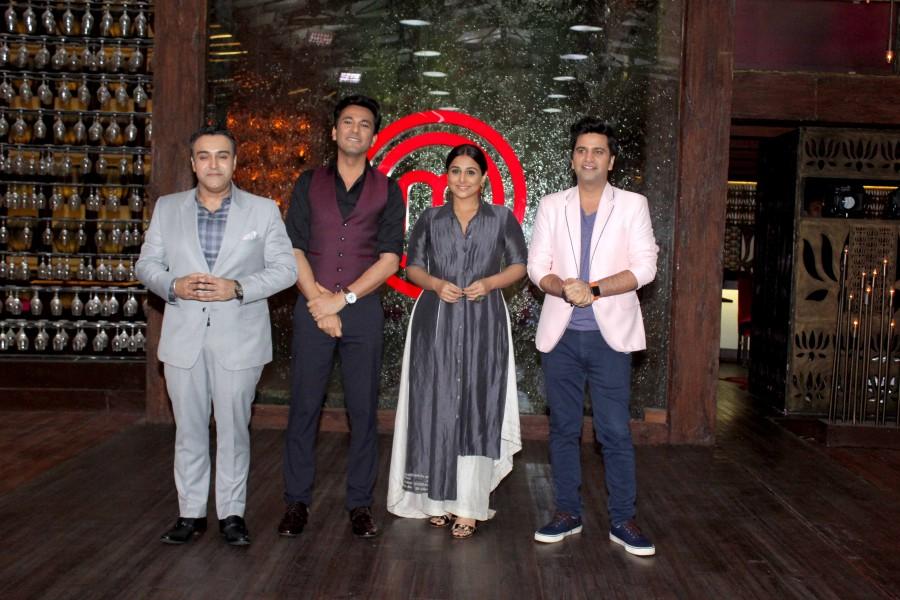 Photos of Bollywood actress Vidya Balan promotes Kahaani 2 on the sets of MasterChef Season. Vidya Balan,Vidya Balan promotes Kahaani 2,Kahaani 2,Kahaani 2 promotion,Kahaani 2 movie promotion,Kahaani 2 on the sets of MasterChef Season,MasterChef Season,Vidya Balan latest pics,Vidya Balan latest images,Vidya Balan latest photos,Vidya Balan latest