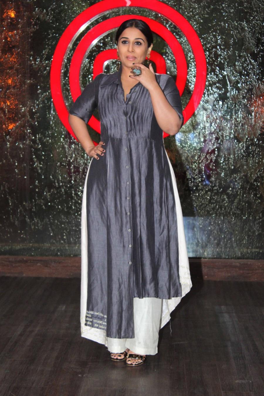 Photos of Bollywood actress Vidya Balan promotes Kahaani 2 on the sets of MasterChef Season. Vidya Balan,Vidya Balan promotes Kahaani 2,Kahaani 2,Kahaani 2 promotion,Kahaani 2 movie promotion,Kahaani 2 on the sets of MasterChef Season,MasterChef Season,Vidya Balan latest pics,Vidya Balan latest images,Vidya Balan latest photos,Vidya Balan latest