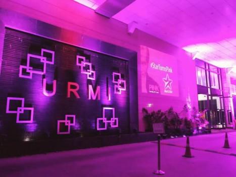 Star Gold turned the city  'Pink' yesterday, two days ahead of the World Television Premiere of the film on its platform. Jalsa - the residence of the legendary Amitabh Bachchan that has become a landmark for Mumbaikars and a visiting spot for tourists over the years also turned Pink, marking a landmark support for a film that has become a true phenomena.