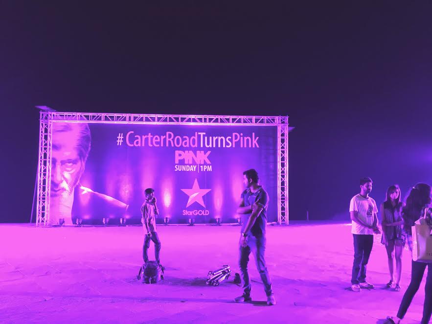 Amitabh Bachchan's house turns pink to announce Pink televison. Amitabh Bachchan,Amitabh Bachchan house,PINK,PINK world television premiere,Big B's house, Jalsa, goes PINK,Amitabh Bachchan goes PINK,'Pink' televison