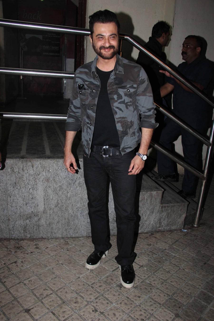 Sanjay Kapoor is seen arriving at Ae Dil Hai Mushkil special screening. Ae Dil Hai Mushkil special screening,Ae Dil Hai Mushkil,Rohit Dhawan,Gul Panag,Arjun Kapoor,Aadar Jain,Kiran Rao,Zoya Akhtar,Sidharth Malhotra,Karan Johar,Sanjay Kapoor,Manish Malhotra,Karisma Kapoor,Armaan Jain,Dino Morea,Anushka Sharma,Alia Bhatt,Ranbir