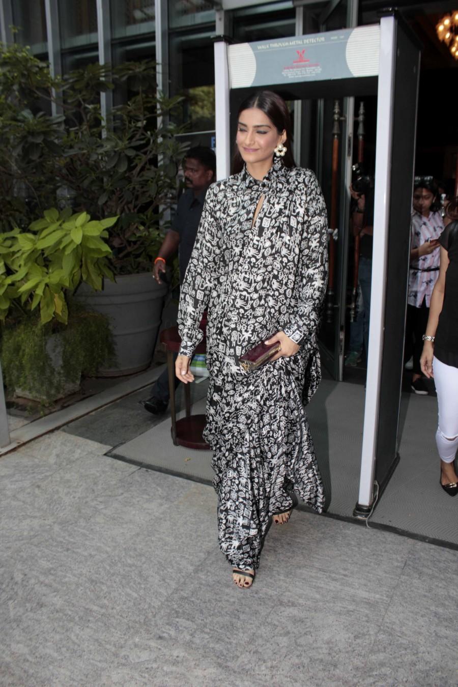 Photos of Bollywood actress Sonam Kapoor pledges her support to fight malnutrition. Sonam Kapoor,Sonam Kapoor pledges her support to fight malnutrition,Sonam Kapoor support to fight malnutrition,fight malnutrition,actress Sonam Kapoor,Sonam Kapoor pics,Sonam Kapoor images,Sonam Kapoor photos,Sonam Kapoor stills,Sonam Kapoor pictures