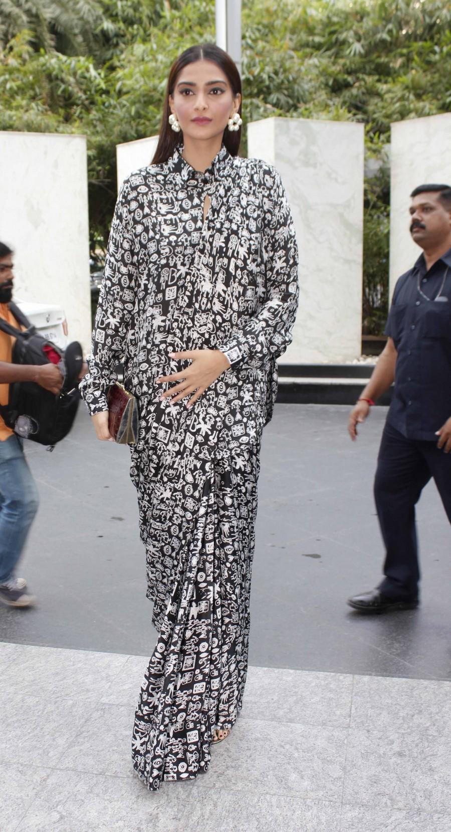 Photos of Bollywood actress Sonam Kapoor pledges her support to fight malnutrition. Sonam Kapoor,Sonam Kapoor pledges her support to fight malnutrition,Sonam Kapoor support to fight malnutrition,fight malnutrition,actress Sonam Kapoor,Sonam Kapoor pics,Sonam Kapoor images,Sonam Kapoor photos,Sonam Kapoor stills,Sonam Kapoor pictures