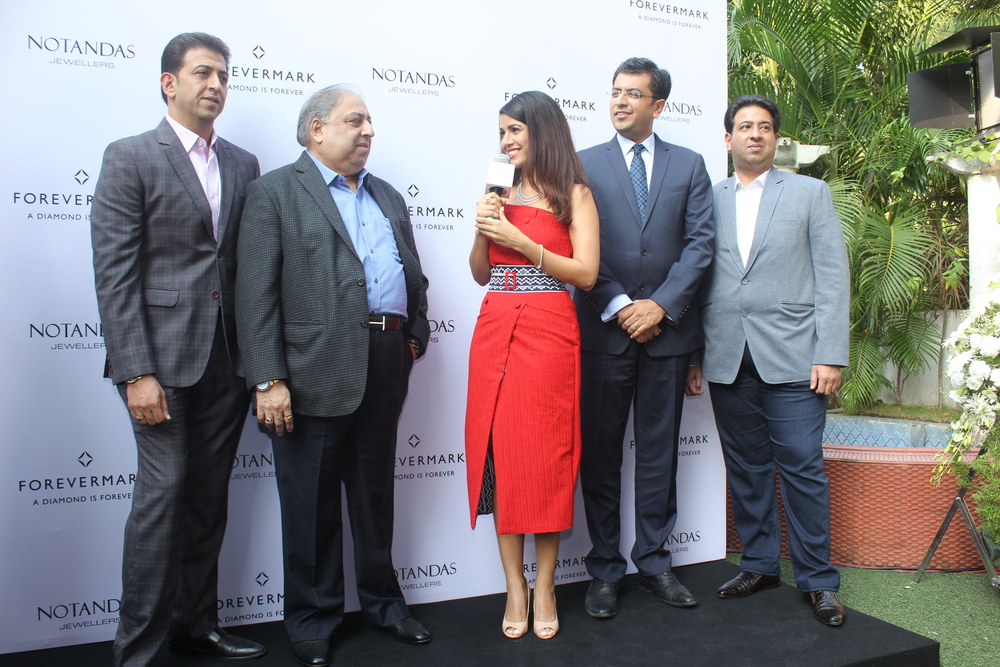 Photos of Bollywood actress Nimrat Kaur launches Forevermark diamonds festive collection. Nimrat Kaur,Forevermark diamonds festive collection,Forevermark diamonds,Forevermark diamonds collection,Nimrat Kaur pics,Nimrat Kaur images,Nimrat Kaur photos,Nimrat Kaur stills,Nimrat Kaur pictures