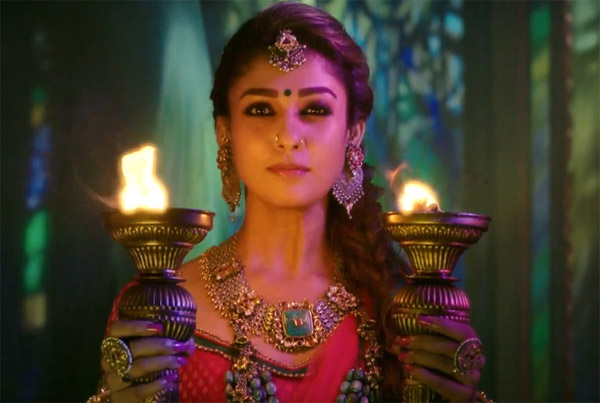 Nayanthara‘s princess avatar: Nayanthara will be seen as a princess called Ratna Mahadevi. The trailer and other promotional materials clearly indicate that the actress has a strong role in the film which makes the film a must-watch for her fans. Kaashmora,Kashmora,5 reasons to watch Kaashmora,kaashmora movie preview,Karthi,Nayanthara,Diwali,Diwali release,Kaashmora review,Kaashmora pics,Kaashmora images,Kaashmora photos,Kaashmora pictures