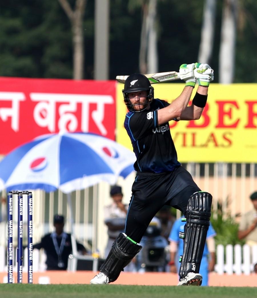 India vs New Zealand Ranchi ODI: New Zealand Elect to Bat. India vs New Zealand,India vs New Zealand Ranchi ODI,India vs New Zealand 4th ODI,India vs New Zealand pics,India vs New Zealand images,India vs New Zealand photos,India vs New Zealand stills,India vs New Zealand pictures