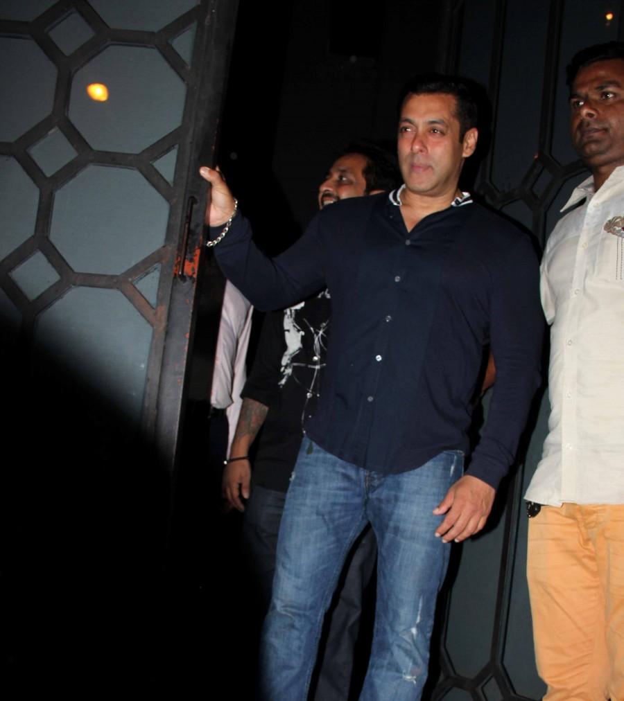 Celebs like Salman Khan, Arpita Khan, Aayush Sharmam, Arbaaz Khan, Sahil Sangha, Dia Mirza, Jackky Bhagnani, Amrita Arora, Shakeel Ladak, Daisy Shah, Sohail Khan, Elli Avram, Ishita Dutta, Vatsal Sheth, Kanchi Kaul, Shabbir Ahluwalia, Seema Sachdev Khan, Kaykasshan Patel, Nandita Mahtani, Sushila Charak, Nikhil Dwivedi, Sushila Charak spotted at Aayush Sharma birthday party. Amrita Arora,Arbaaz Khan,Arpita Khan,Ayush Sharma,Daisy Shah,Dia Mirza,Elli Avram,Jackky Bhagnani,Kanchi Kaul,Nandita Mahtani,Nikhil Dwivedi,Sahil Sangha,Salman Khan,Seema Sachdev Khan,Shabbir Ahluwalia,Sohail Khan,Sushila Charak,Vatsal Sheth
