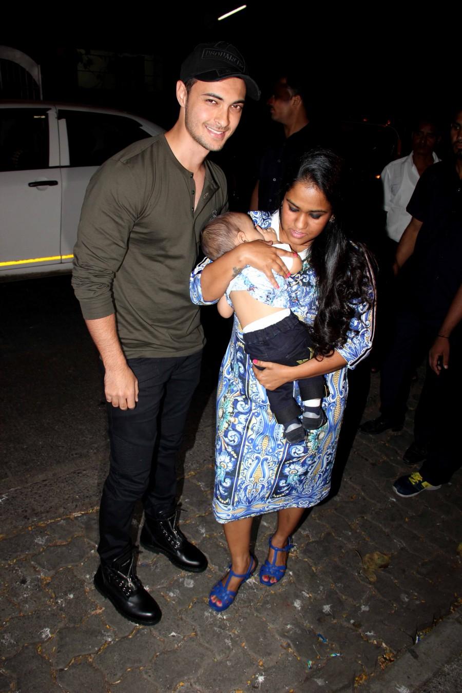 Arpita Khan and Aayush Sharma are also seen at Aayush Sharma birthday party. Amrita Arora,Arbaaz Khan,Arpita Khan,Ayush Sharma,Daisy Shah,Dia Mirza,Elli Avram,Jackky Bhagnani,Kanchi Kaul,Nandita Mahtani,Nikhil Dwivedi,Sahil Sangha,Salman Khan,Seema Sachdev Khan,Shabbir Ahluwalia,Sohail Khan,Sushila Charak,Vatsal Sheth