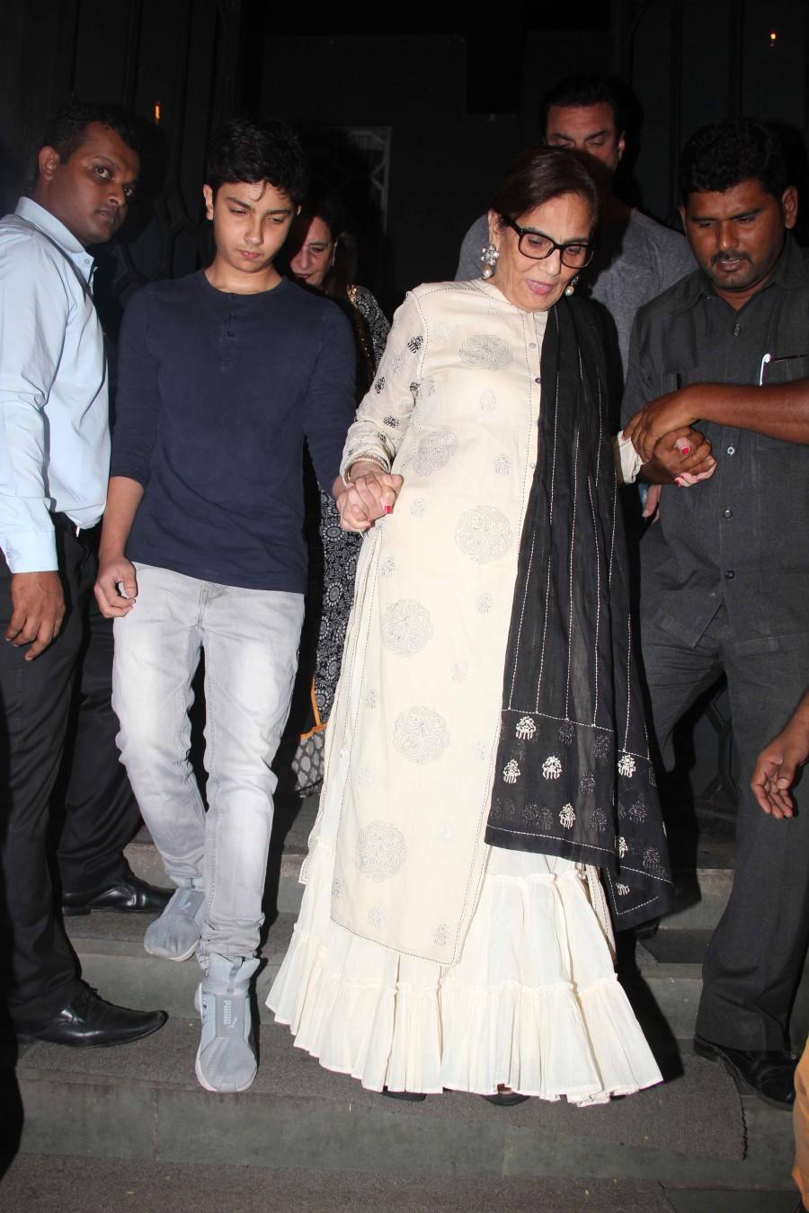Sushila Charak is seen arriving at Aayush Sharma birthday party. Amrita Arora,Arbaaz Khan,Arpita Khan,Ayush Sharma,Daisy Shah,Dia Mirza,Elli Avram,Jackky Bhagnani,Kanchi Kaul,Nandita Mahtani,Nikhil Dwivedi,Sahil Sangha,Salman Khan,Seema Sachdev Khan,Shabbir Ahluwalia,Sohail Khan,Sushila Charak,Vatsal Sheth