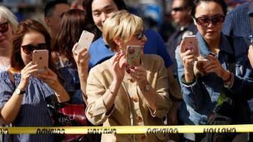 Donald Trump,Trump's Hollywood star vandalized,Hollywood Walk of Fame,Donald Trump star vandalized,sledgehammer,Hillary Clinton