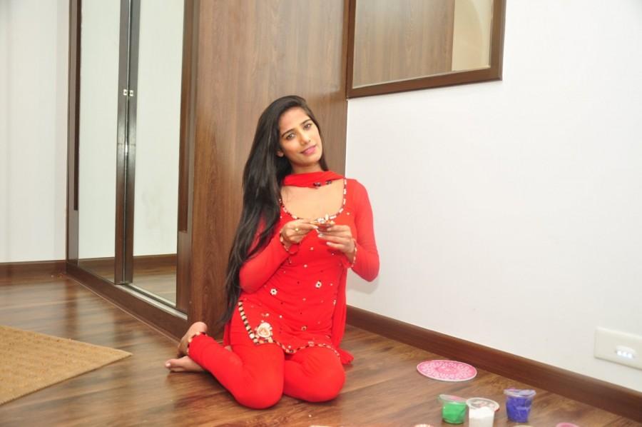 Bollwood Actress Poonam Pandey during media interaction for Diwali in Mumbai on Oct 27, 2016. Poonam Pandey,Poonam Pandey celebrate Diwali,Poonam Pandey Diwali,Poonam Pandey pics,Poonam Pandey images,Poonam Pandey photos,Poonam Pandey stills,Poonam Pandey pictures,lPoonam Pandey latest pics,lPoonam Pandey latest images,lPoonam Pandey latest photos