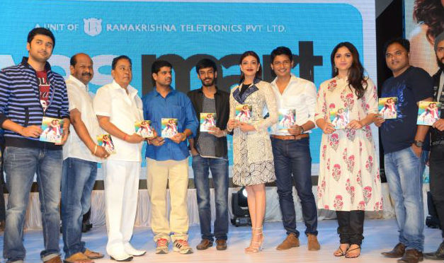 Telugu movie Entha Varaku ee Prema audio launch event held at Hyderabad. Celebs like Jiiva and Kajal Aggarwal and others graced the event. Entha Varaku ee Prema audio launch,Entha Varaku ee Prema,Entha Varaku ee Prema music,Jiiva and Kajal Aggarwal,Jiiva,Kajal Aggarwal,Entha Varaku ee Prema audio launch pics,Entha Varaku ee Prema audio launch images,Entha Varaku ee Prema audio launch photos,