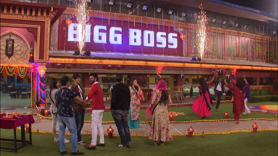 Housemates also prepare Prasad for the occasion and light firecrackers post puja adding more light to the festivities. Bigg Boss 10,Bigg Boss,Diwali celebrations in the Bigg Boss house,Diwali celebrations Bigg Boss house,Diwali celebrations Bigg Boss 10,Bigg Boss 10 Diwali celebrations,Bigg Boss Diwali celebrations