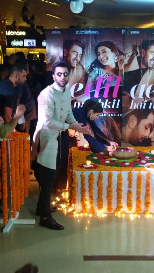 Ranbir Kapoor and Anushka Sharma celebrate Diwali. Ranbir Kapoor,Anushka Sharma,Ranbir Kapoor and Anushka Sharma,Ranbir Kapoor celebrates Diwali,Anushka Sharma celebrates Diwali,Ae Dil Hai Mushkil,Ae Dil Hai Mushkil promotion,Ae Dil Hai Mushkil cast