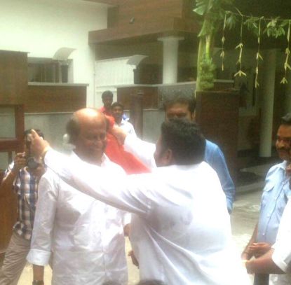 Photos of Superstar Rajinikanth meets fans at Poes Garden. Rajinikanth met his fans,Rajinikanth,Rajinikanth latest pics,Rajinikanth latest images,Rajinikanth latest photos,Rajinikanth latest stills,Rajinikanth latest pictures