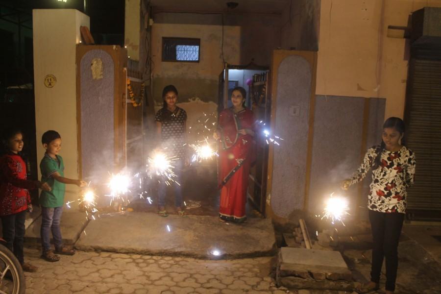 Here are the Stunning Photos of Diwali celebrations across the India. Stunning Photos of Diwali Celebrations,Diwali Celebrations,Diwali celebrations in india,Diwali Celebrations across the India,Diwali Celebrations across the world,Diwali Celebrations pics,Diwali Celebrations images,Diwali Celebrations photos,Diwali Celebra