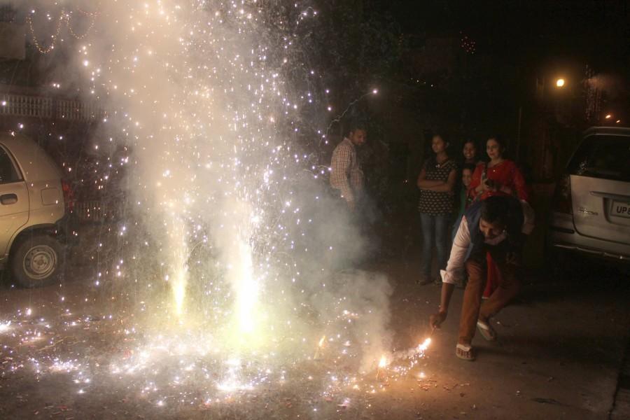 Here are the Stunning Photos of Diwali celebrations across the India. Stunning Photos of Diwali Celebrations,Diwali Celebrations,Diwali celebrations in india,Diwali Celebrations across the India,Diwali Celebrations across the world,Diwali Celebrations pics,Diwali Celebrations images,Diwali Celebrations photos,Diwali Celebra