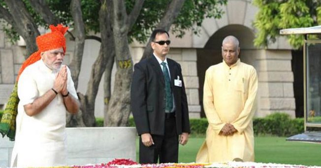 Prime Minister Narendra Modi pays floral tribute to Sardar Vallabhbhai Patel on Rashtriya Ekta Diwas, at Patel Chowk, in New Delhi on Oct 31, 2016. The Union Home Minister Rajnath Singh is also seen. Narendra Modi,Narendra Modi pays tribute to Sardar Patel,Sardar Patel,Sardar Patel birthday,Sardar Patel 141st Birth Anniversary,Sardar Patel 141st Birthday,Sardar Patel Birth Anniversary,Sardar Patel Birthday celebrations