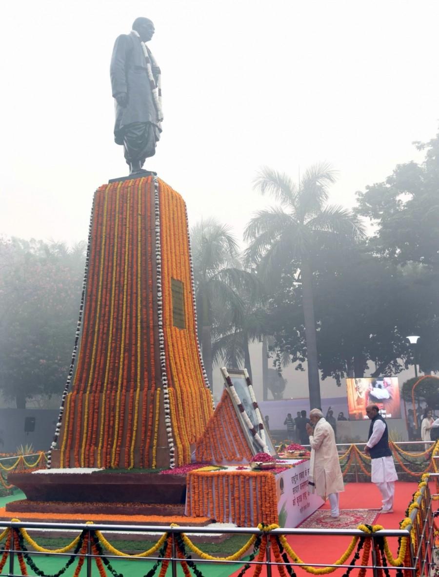 Narendra Modi,Narendra Modi pays tribute to Sardar Patel,Sardar Patel,Sardar Patel birthday,Sardar Patel 141st Birth Anniversary,Sardar Patel 141st Birthday,Sardar Patel Birth Anniversary,Sardar Patel Birthday celebrations