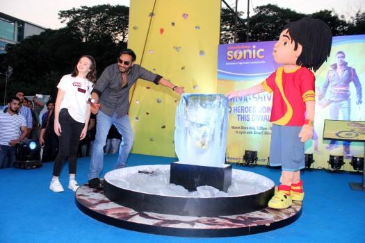 Photos of Bollywood actor Ajay Devgn promotes Shivaay movie.