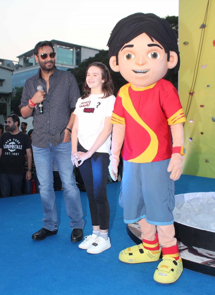 Photos of Bollywood actor Ajay Devgn promotes Shivaay movie. Promotion of film Shivaay,Shivaay movie Promotion,Shivaay Promotion,Ajay Devgn promotes Shivaay movie,Ajay Devgn promotes Shivaay film,Ajay Devgn promotes Shivaay
