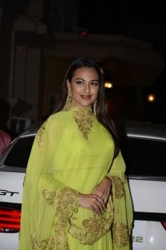 Actress Sonakshi Sinha arrives to attend Ekta Kapoor's Diwali party in Mumbai on Oct 29, 2016.