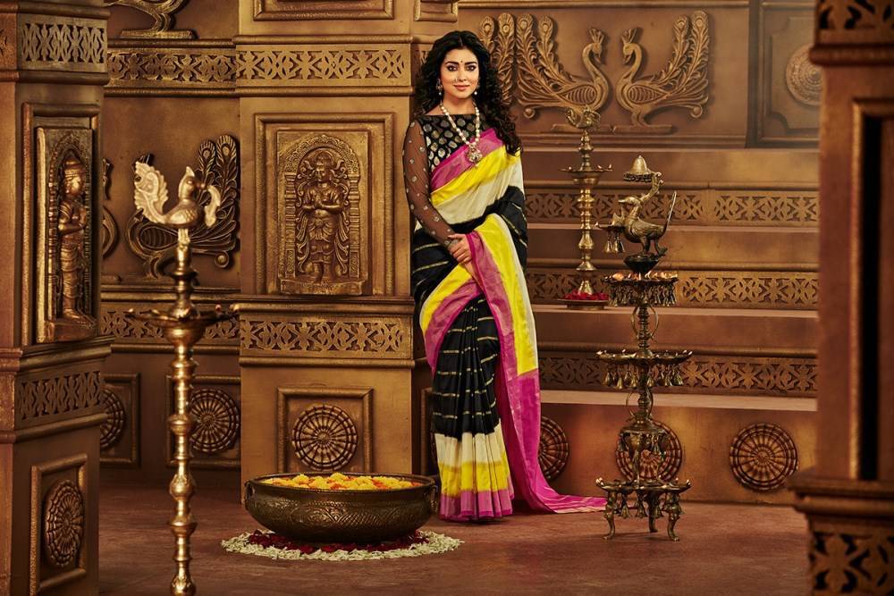 South Indian Actress Shriya Saran Photoshoot for CMR Shopping Mall. Shriya Saran Photoshoot,Shriya Saran Photoshoot for CMR Shopping Mall,Shriya Saran Photoshoot pics,Shriya Saran Photoshoot images,Shriya Saran Photoshoot photos,Shriya Saran Photoshoot stills,Shriya Saran Photoshoot pictures