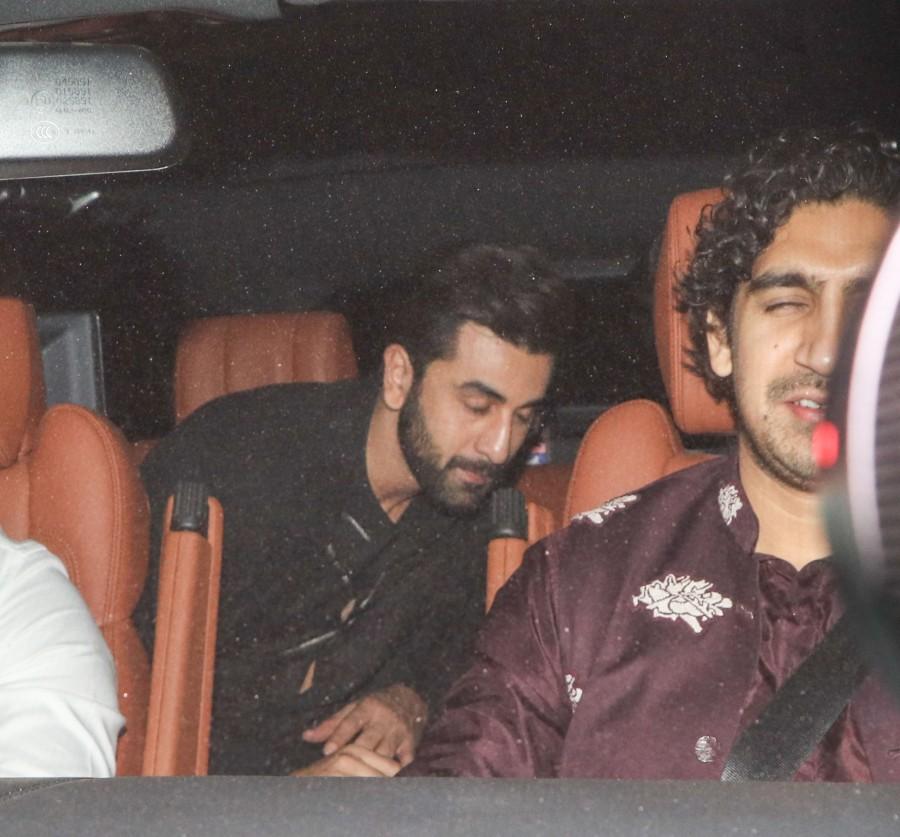 Ranbir Kapoor at Amitabh Bachchan's diwali party. Shahrukh Khan,Ranbir Kapoor,Sanjay Dutt,Amitabh Bachchan's diwali party,Amitabh Bachchan diwali party,Celebs at Amitabh Bachchan diwali party,Amitabh Bachchan diwali party pics,Amitabh Bachchan diwali party images,Amitabh Bachchan diwali party photos