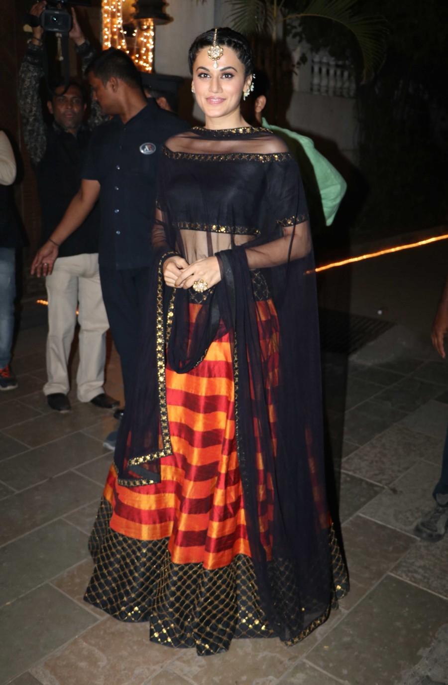 Taapsee Pannu at Amitabh Bachchan's diwali party. Sonam Kapoor,Karan Johar,Taapsee Pannu,R. Madhavan,Amitabh Bachchan's diwali party,Amitabh Bachchan diwali party,Amitabh Bachchan
