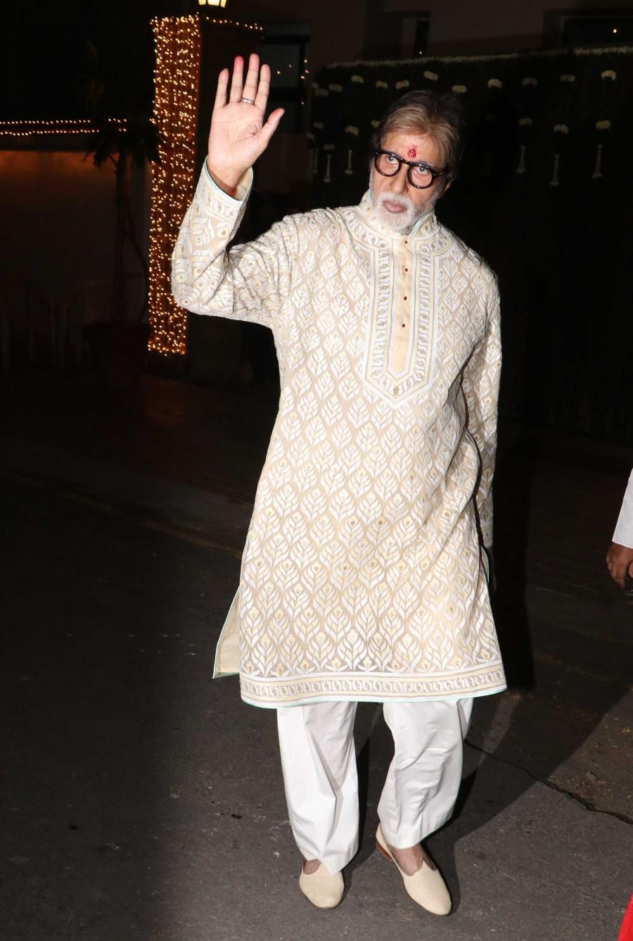 Amitabh Bachchan's diwali party. Sonam Kapoor,Karan Johar,Taapsee Pannu,R. Madhavan,Amitabh Bachchan's diwali party,Amitabh Bachchan diwali party,Amitabh Bachchan