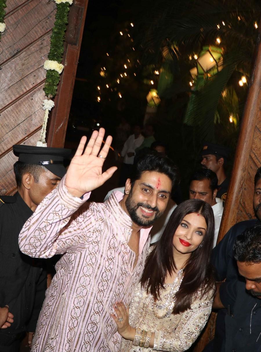 Photos of Aishwarya Rai and Abhishek Bachchan's Diwali Bash. Aishwarya Rai,Abhishek Bachchan,Aishwarya Rai and Abhishek Bachchan's Diwali Bash,Aishwarya Rai Diwali Bash,Aishwarya Rai latest pics,Aishwarya Rai latest images,Aishwarya Rai latest photos,Aishwarya Rai latest stills,Aishwarya Rai latest pictures
