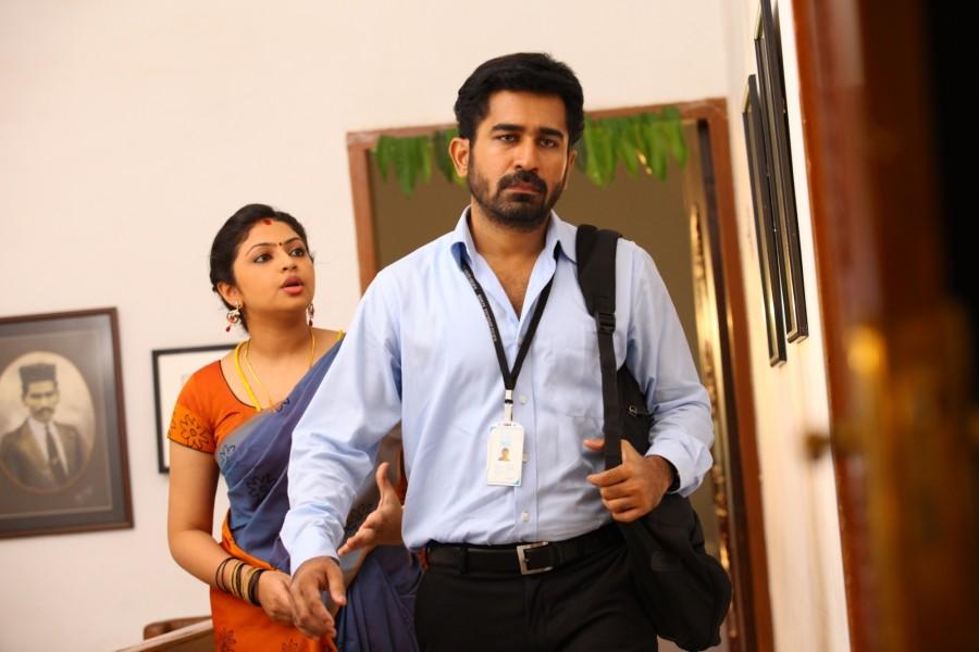 Bethaludu is an upcoming Telugu psychological thriller film Written and directed by Pradeep Krishnamoorthy and produced by Fathima Vijay Antony. Starring Vijay Antony and Arundhathi Nair in the lead role, while Charuhasan, Meera Krishnan, Y. G. Mahendra, Siddhartha Shankar, Kamal Krishna, Aadukalam Murugadoss and Vijay Sarathy appears in the supporting role. Bethaludu movie stills,Bethaludu,Vijay Antony,Arundhathi Nair,Charuhasan,Meera Krishnan,Y. G. Mahendra,Siddhartha Shankar,Kamal Krishna,Aadukalam Murugadoss,Bethaludu movie pics,Bethaludu movie images,Bethaludu movie photos,Bethaludu movie pictures