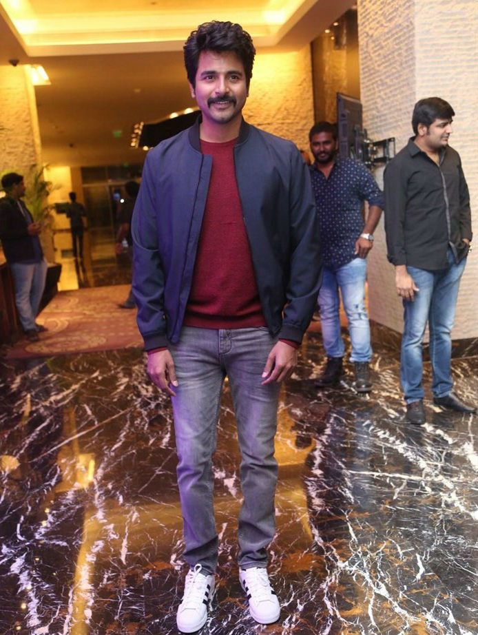 Sivakarthikeyan, Keerthy Suresh, Samantha Ruth Prabhu, Director Bakkiyaraj Kannan, Music Director Anirudh Ravichander, Cinematographer PC Sreeram, Producer RD Raja, Dil Raju, KS Ravikumar, Sathish, Raju Sundaram, Saranya Ponvannan and others graced the event. Remo Telugu Audio Launch,Remo Audio Launch,Sivakarthikeyan,Keerthy Suresh,Samantha Ruth Prabhu,Remo Telugu Audio Launch pics,Remo Telugu Audio Launch images,Remo Telugu Audio Launch photos,Remo Telugu Audio Launch stills,Remo Telugu Audio Launch pictures