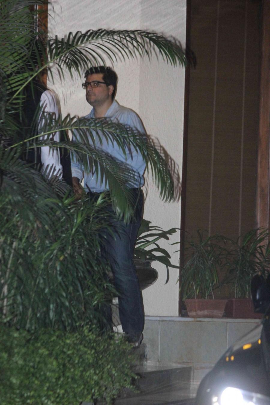 Photos of Bollywood actress Aishwarya Rai Bachchan celebrates birthday with family and friends. Shrishti Arya, Sikander Kher, designer duo Abu Jani and Sandeep Khosla, Kunal Kapoor and his wife Naina Bachchan and others spotted. Aishwarya Rai Bachchan,Aishwarya Rai Bachchan birthday,Aishwarya Rai Birthday,Aishwarya Rai,Aishwarya Rai Birthday celebrations,Aishwarya Rai Birthday celebrations pics,Aishwarya Rai Birthday celebrations images,Aishwarya Rai Birthday celebrations photos