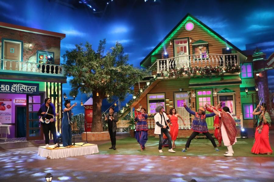 Photos of Arjun Rampal, Shraddha Kapoor, Farhan Akhtar promote Rock On 2 on The Kapil Sharma Show. Arjun Rampal,Shraddha Kapoor,Farhan Akhtar,Rock On 2,Rock On 2 The Kapil Sharma Show,The Kapil Sharma Show,Rock On 2 promotion,Rock On 2 movie promotion,The Kapil Sharma Show pics,The Kapil Sharma Show images,The Kapil Sharma Show photos,The Kapil Sharma