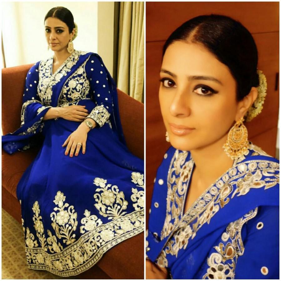 Tabu - As royal as it gets! Tabu is spectacular in a multikali ensemble from the Areesa collection by Abu Jani Sandeep Khosla. Amitabh Bachchan,Shraddha Kapoor,Tabu,Abu Jani Sandeep Khosla,Sandeep Khosla,Abhishek Bachchan,Saudamini Mattu,Shweta Bachchan Nanda