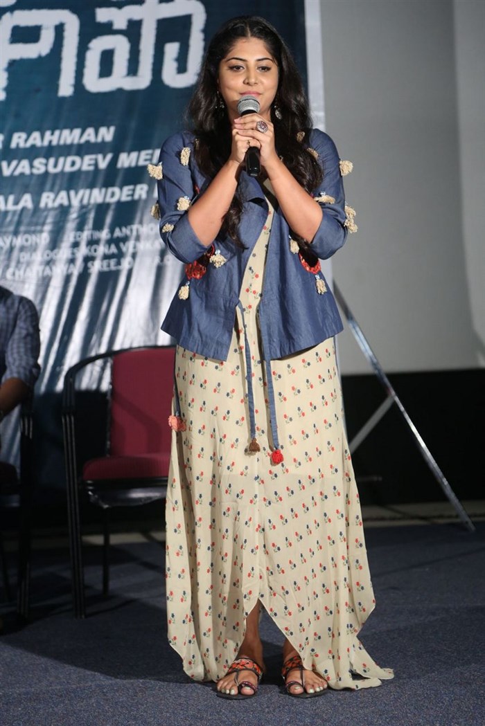 Telugu movie Saahasam Swaasaga Saagipo press meet event held at Hyderabad. Celebs like Actor Akkineni Naga Chaitanya, Actress Manjima Mohan, Director Gautham Menon, Dil Raju, Miryala Ravinder Reddy, Bellamkonda Suresh, Kona Venkat and others graced the event. Saahasam Swaasaga Saagipo press meet,Saahasam Swaasaga Saagipo,Naga Chaitanya,Manjima Mohan,Gautham Menon,Saahasam Swaasaga Saagipo press meet pics,Saahasam Swaasaga Saagipo press meetimages,Saahasam Swaasaga Saagipo press meet photos,Saahasam Swaasaga Sa
