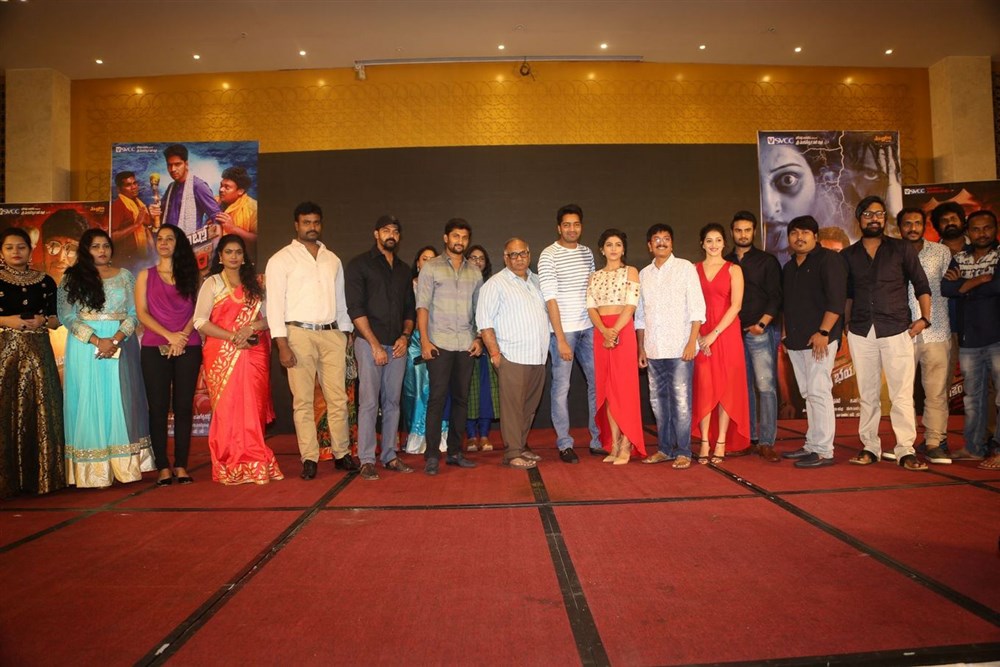 Telugu movie Intlo Deyyam Nakem Bhayam Trailer Launch held at Hyderabad. Celebs like Allari Naresh, Nani, Varun Sandesh, Mouryaani, Kruthika Jayakumar, Sai Karthik, G Nageswara Reddy, Naveen Chandra, Sudheer Babu, BVSN Prasad, Jayavani, Apoorva, Anchor Manjusha and others graced the event. Intlo Deyyam Nakem Bhayam Trailer Launch,Intlo Deyyam Nakem Bhayam,Intlo Deyyam Nakem Bhayam Trailer,Allari Naresh,Nani,Varun Sandesh,Mouryaani,Kruthika Jayakumar,Sai Karthik,G Nageswara Reddy,Naveen Chandra,Sudheer Babu