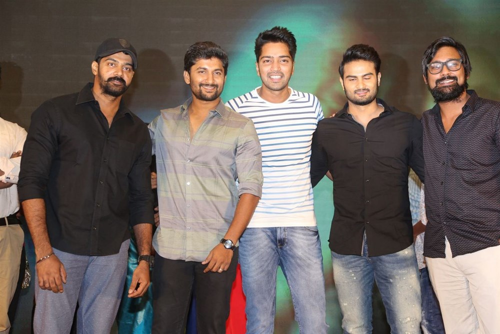 Telugu movie Intlo Deyyam Nakem Bhayam Trailer Launch held at Hyderabad. Celebs like Allari Naresh, Nani, Varun Sandesh, Mouryaani, Kruthika Jayakumar, Sai Karthik, G Nageswara Reddy, Naveen Chandra, Sudheer Babu, BVSN Prasad, Jayavani, Apoorva, Anchor Manjusha and others graced the event. Intlo Deyyam Nakem Bhayam Trailer Launch,Intlo Deyyam Nakem Bhayam,Intlo Deyyam Nakem Bhayam Trailer,Allari Naresh,Nani,Varun Sandesh,Mouryaani,Kruthika Jayakumar,Sai Karthik,G Nageswara Reddy,Naveen Chandra,Sudheer Babu