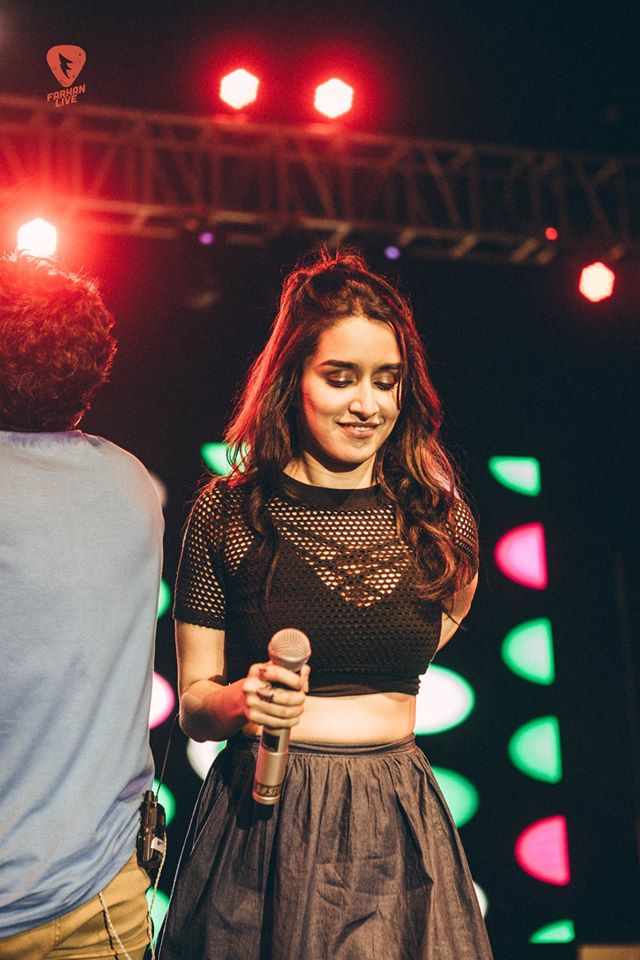 After giving powerpacked performances at the music launch held at NSCI dome in Mumbai, NH7 Weekender in Shillong followed by the movie's trailer launch at Bandstand's amphitheatre in Bandra, the duo put the stage on fire in Bangalore and now its time for Aurangabad. Arjun Rampal,Farhan Akhtar,Shraddha Kapoor,Rock On 2,Rock On 2 in Bangalore,Rock On 2 promotion,Rock On 2 movie promotion,rock on 2 promotion