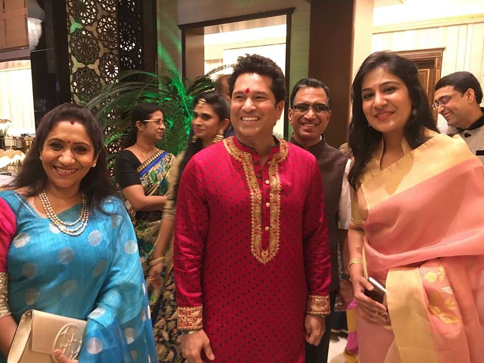 Sujatha Mohan and Shweta Mohan with legendary cricketer Sachin Tendulkar Diwali bash,amitabh bachchan,mammootty,Akkineni Nagarjuna,prabhu,jayaram,manju warrier,celebs attend diwali bash in thrissur,kalyan group diwali celebration