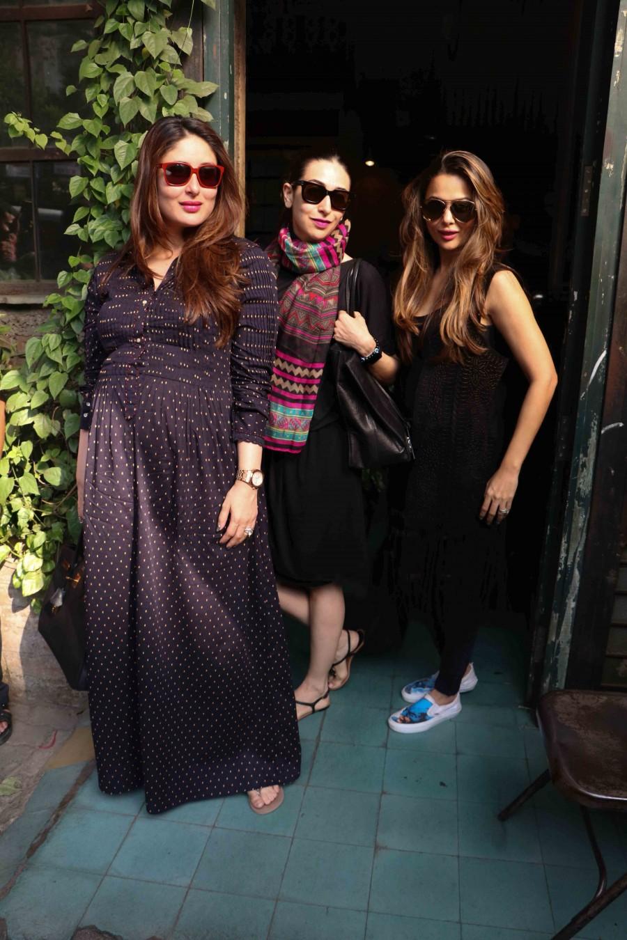 Photos of Kareena Kapoor Khan, Karisma Kapoor and Amrita spotted at bandra after lunch. Kareena Kapoor Khan,Karisma Kapoor,Amrita,Kareena Kapoor spotted at Bandra after lunch,Karisma spotted at Bandra after lunch,Amrita spotted at Bandra after lunch