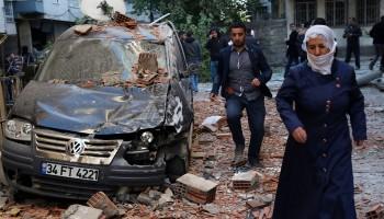 Car bomb,Car bomb explodes after Turkey detains,Car bomb explodes in Turkey,pro-Kurdish lawmakers,Turkey,blast in Diyarbakir,Diyarbakir blast